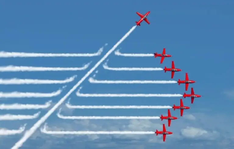 Airplane flying through flight path of other airplanes